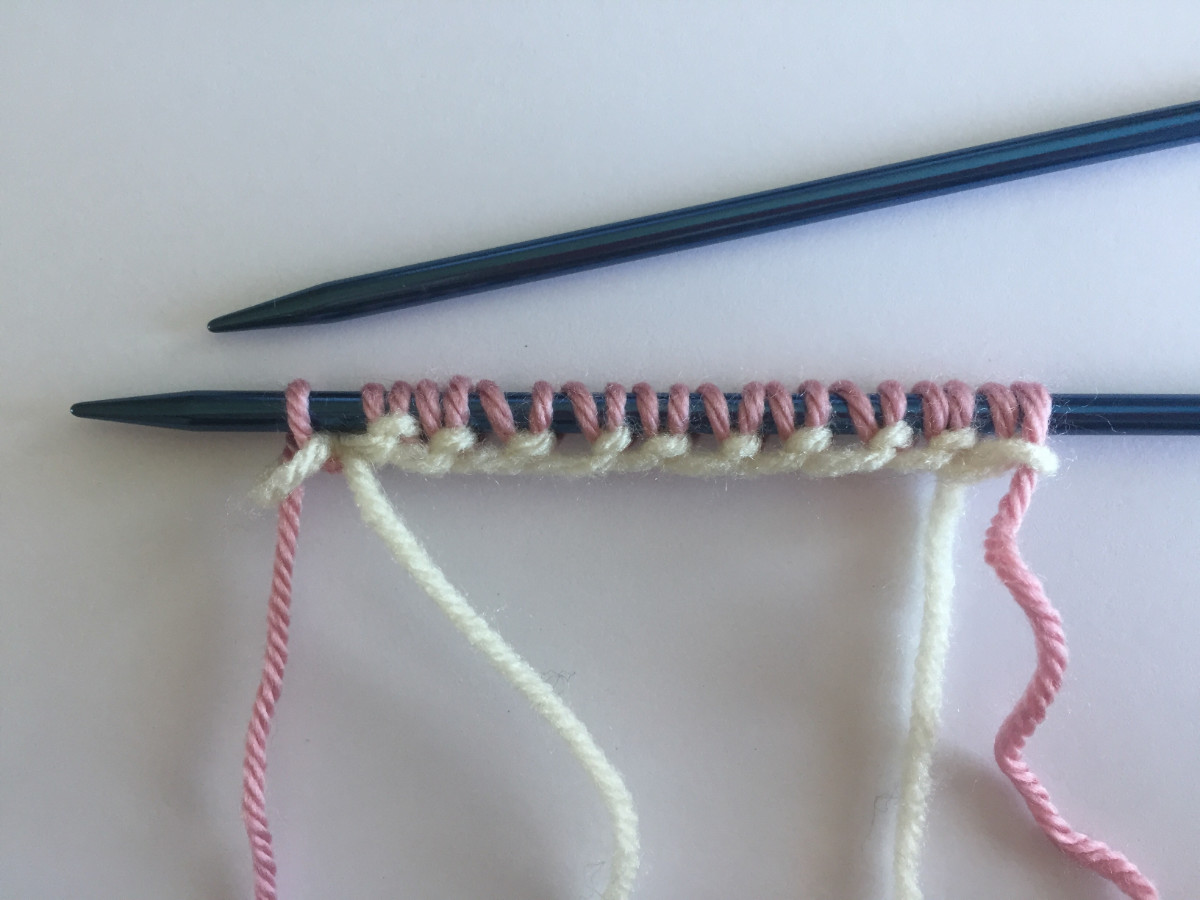 Foundational row for tubular cast on, waste yarn method